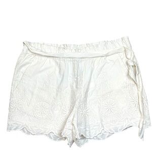 NWT LOFT Women’s White‎ Embroidered Cotton Shorts Size M